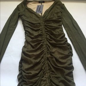 Very Flattering & Sexy Dress 💚